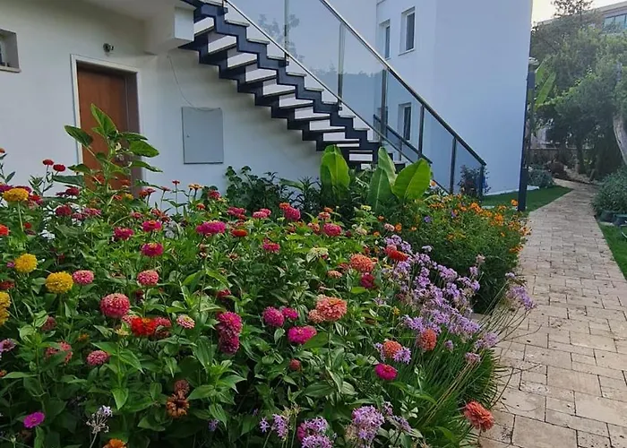 Sun Garden מלון דירות 4*
