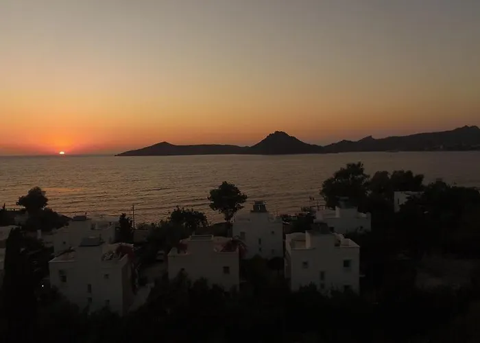 Sun Garden Aparthotel 4*